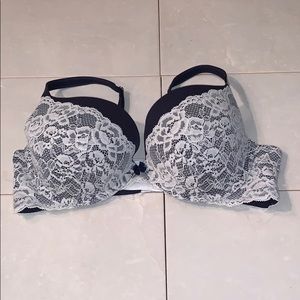 40C Torrid Shaping Plunge Bra (never worn)